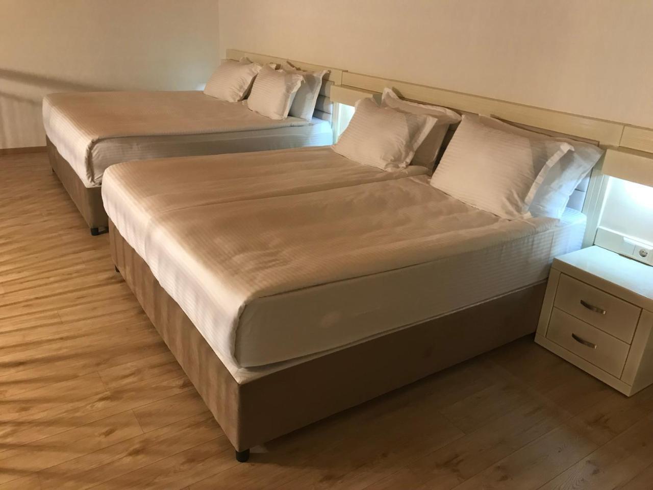 Full Comfort Apartment On Aghmashenebeli Тбилиси Екстериор снимка