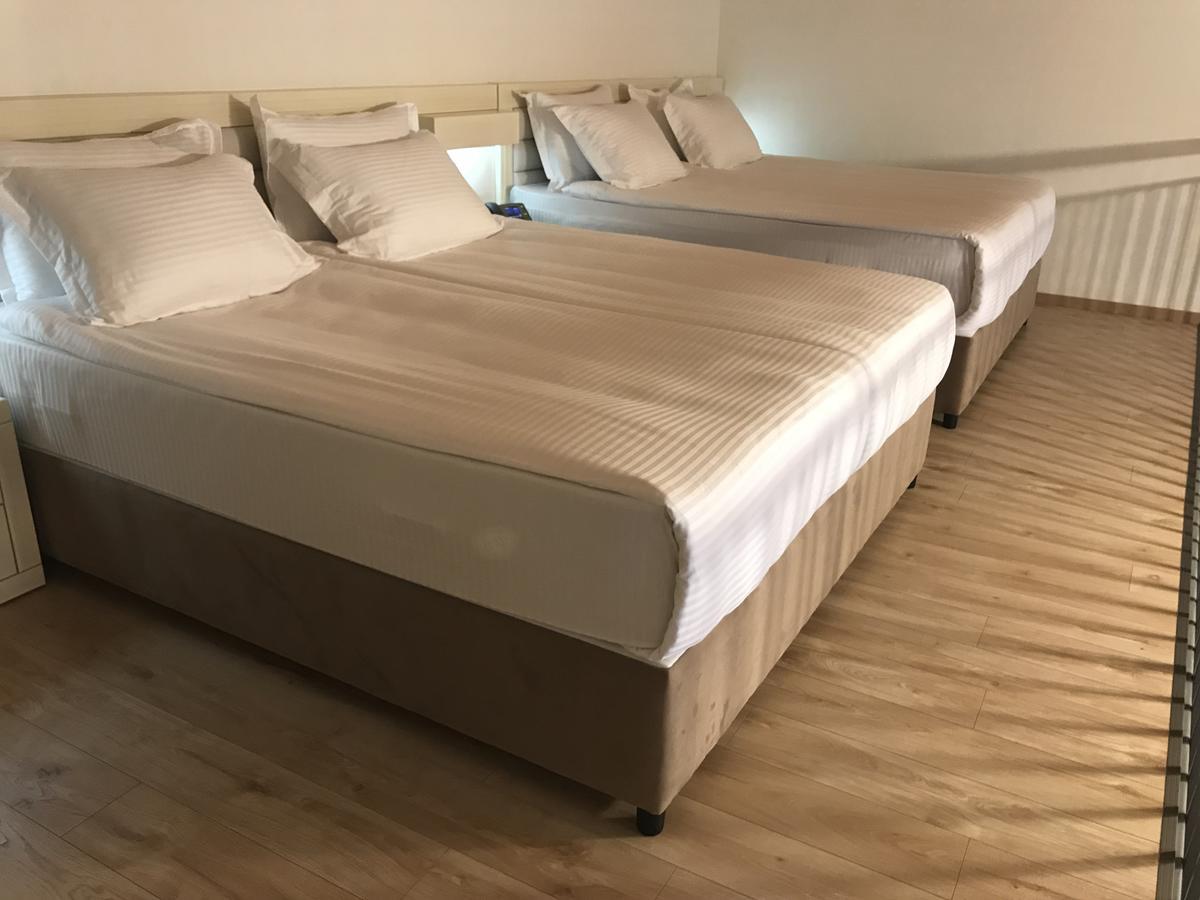 Full Comfort Apartment On Aghmashenebeli Тбилиси Екстериор снимка