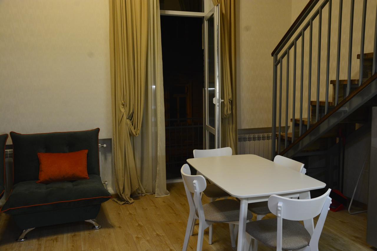 Full Comfort Apartment On Aghmashenebeli Тбилиси Екстериор снимка